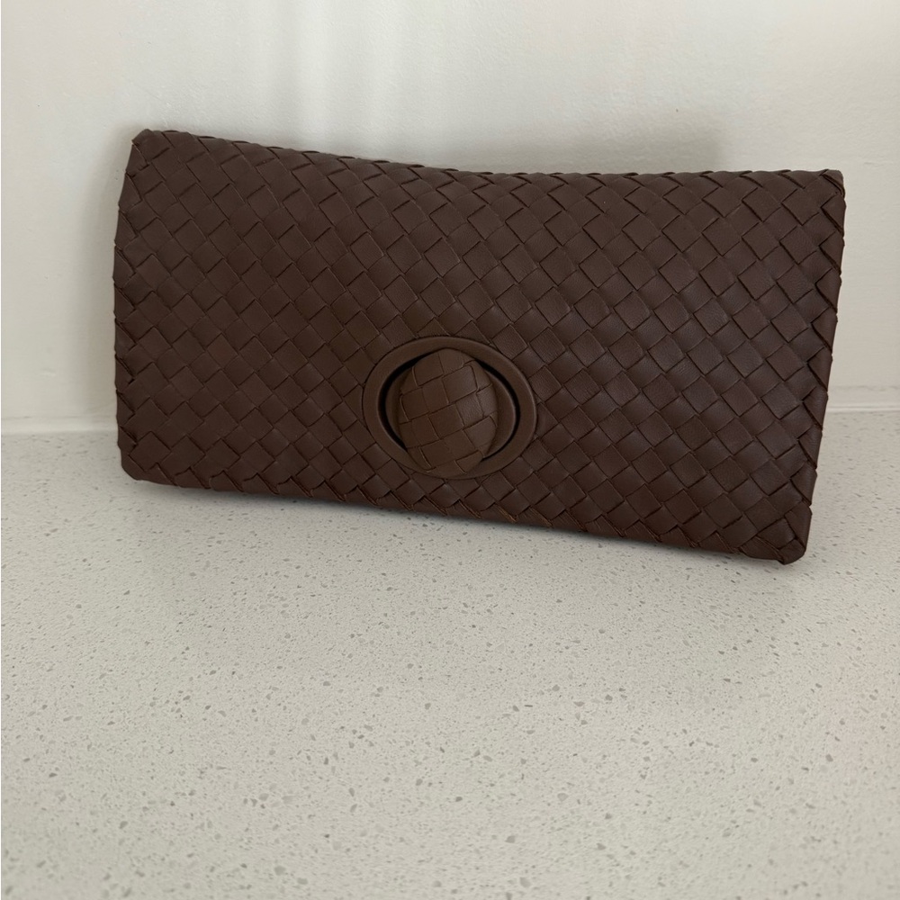 Bottega Veneta - Brown Woven Clutch excellent condition